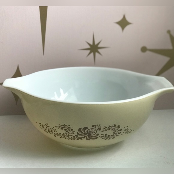 Pyrex - Picture 2 of 8